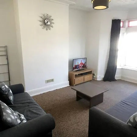 Mycityhaven Spacious And Flexible Sleeps 6 布里斯托